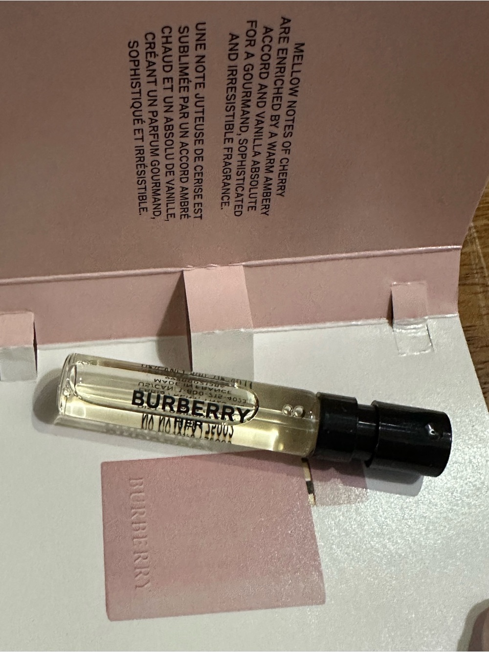 🌻5/$30🌻 🆕 BURBERRY Her Eau de Pardum, 1.5ml/0.05 fl. oz. Natural Spray - Picture 6 of 6